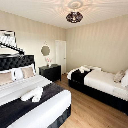 2 Bedroom House 10 Mins To City Centre & Albert Dock リヴァプール エクステリア 写真