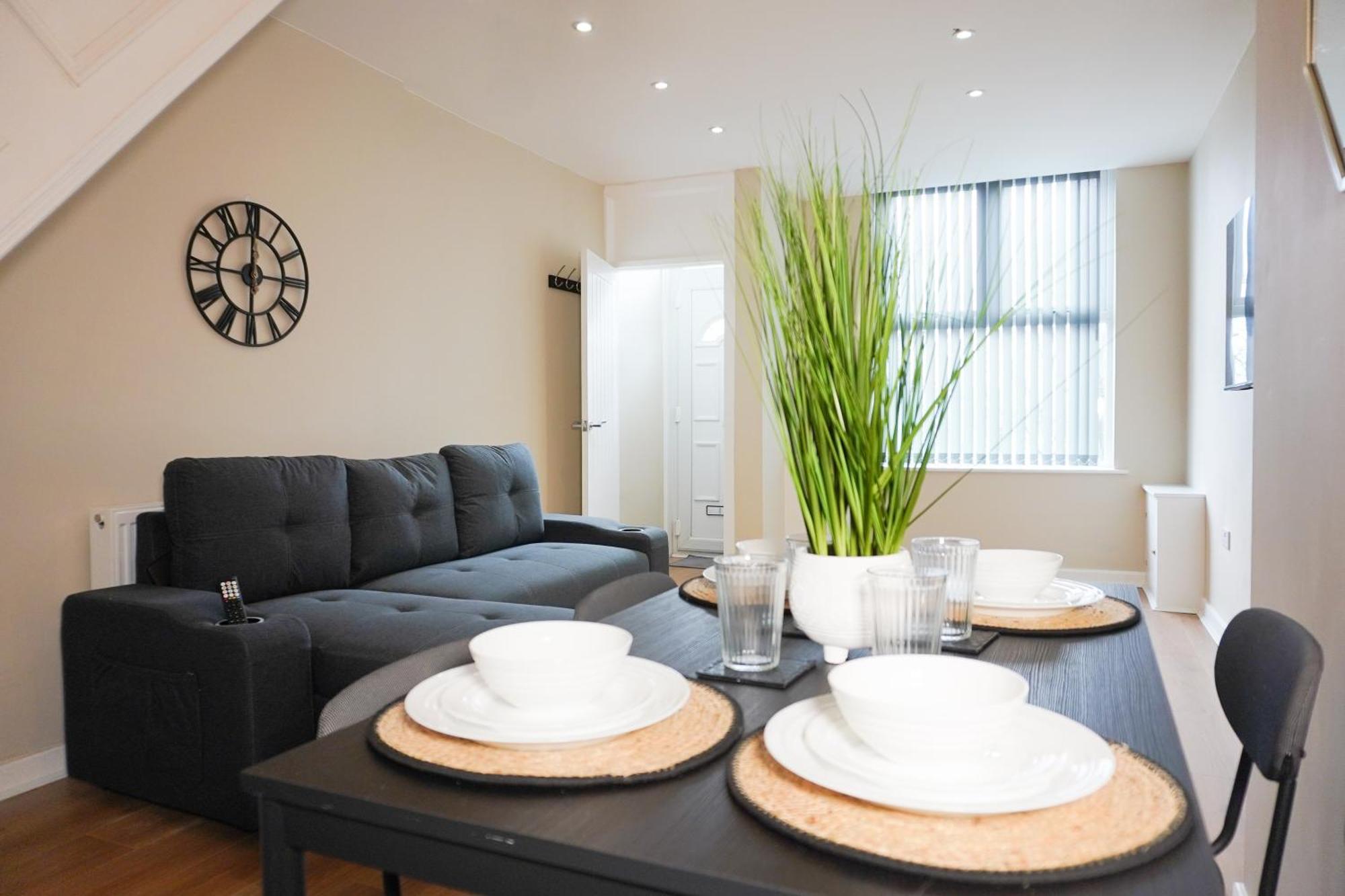 2 Bedroom House 10 Mins To City Centre & Albert Dock リヴァプール エクステリア 写真