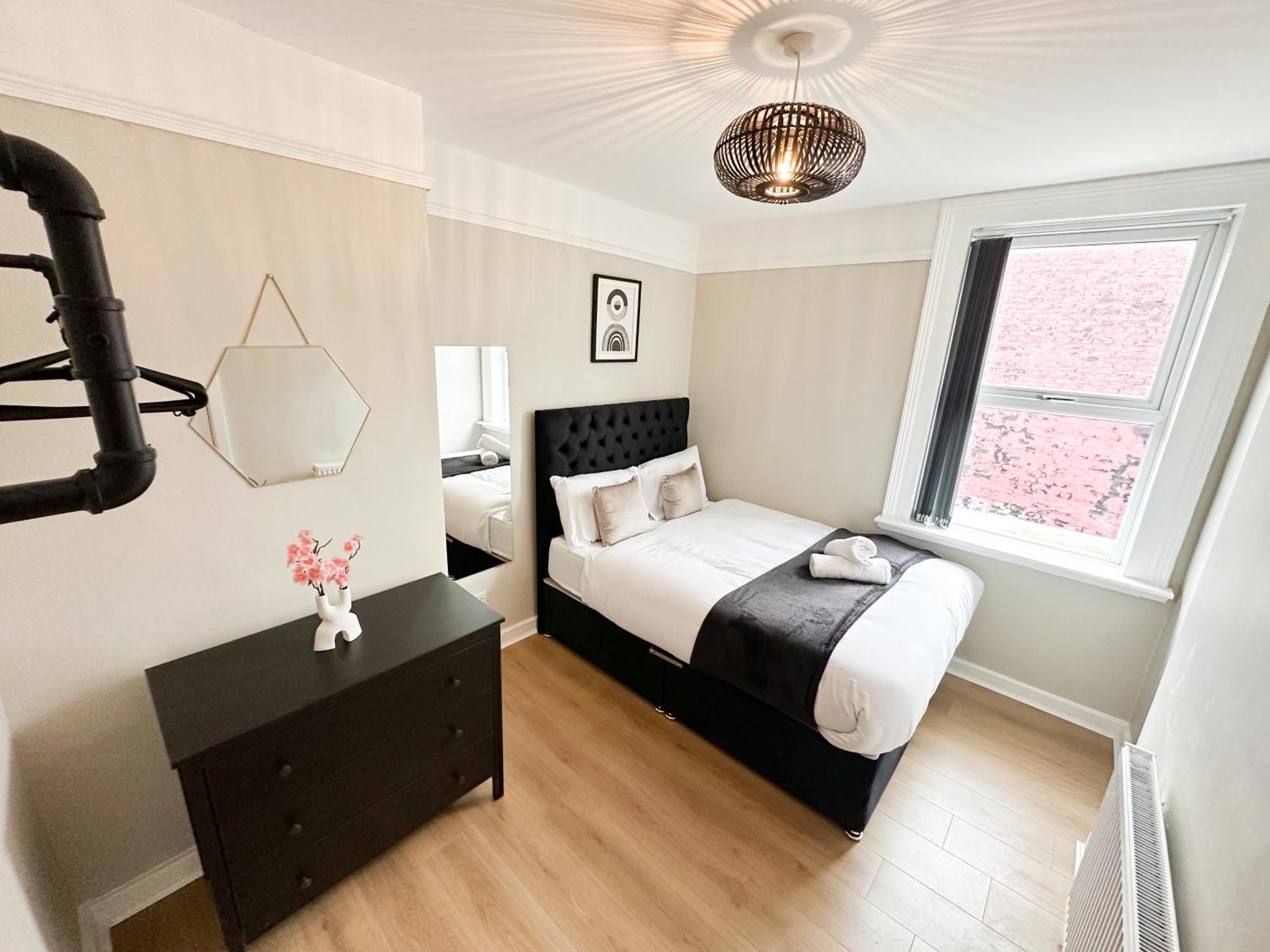 2 Bedroom House 10 Mins To City Centre & Albert Dock リヴァプール エクステリア 写真
