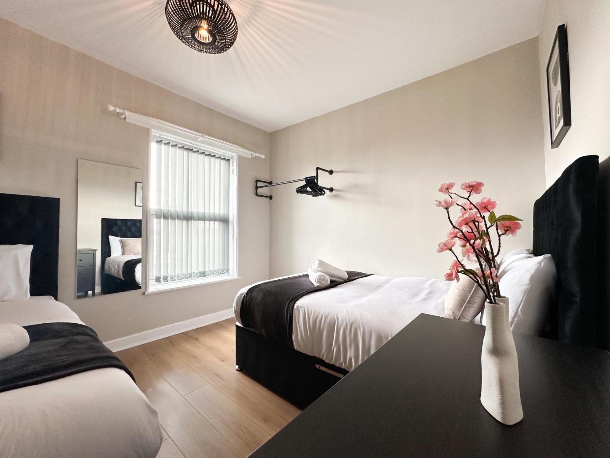 2 Bedroom House 10 Mins To City Centre & Albert Dock リヴァプール エクステリア 写真