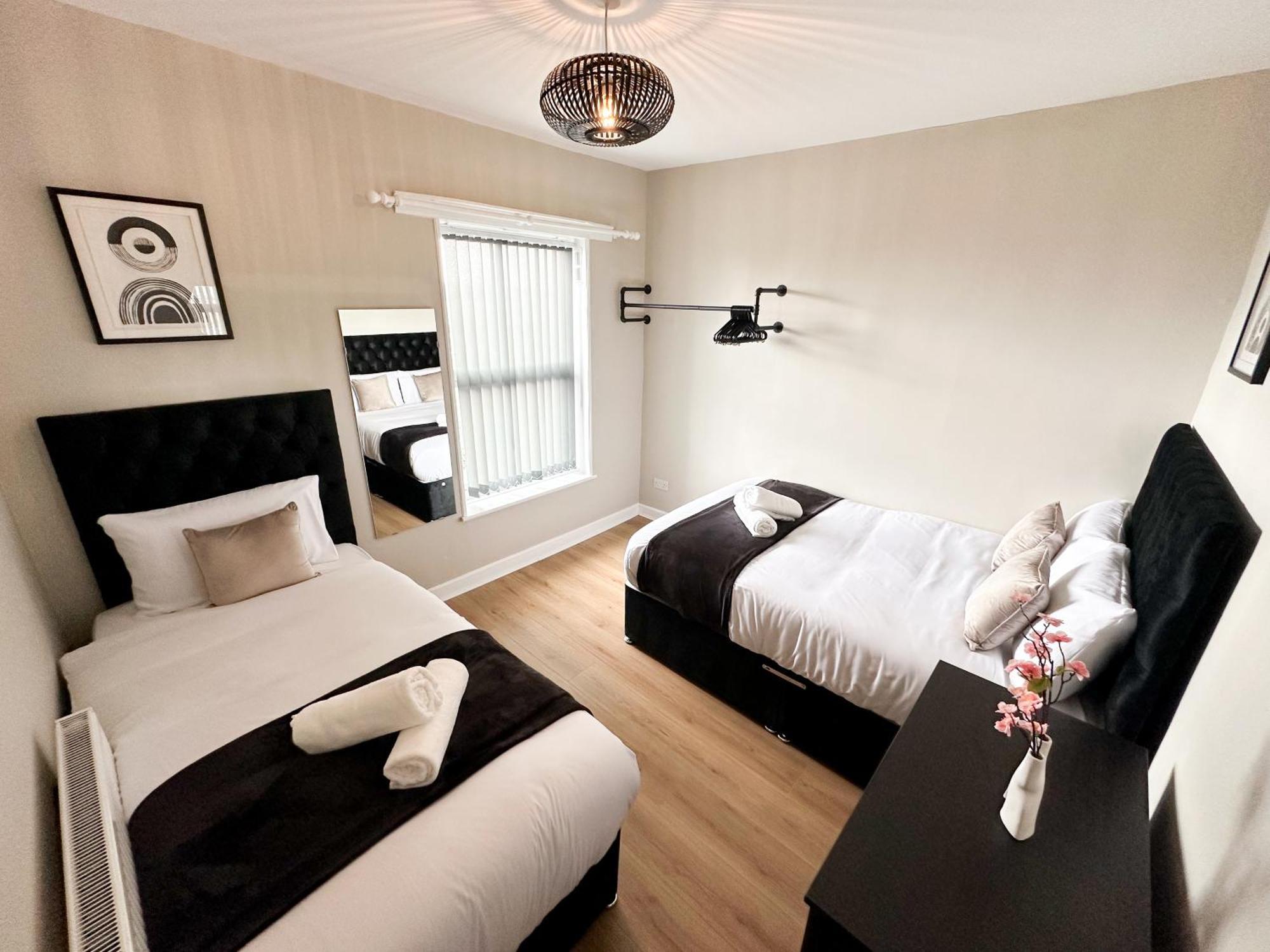2 Bedroom House 10 Mins To City Centre & Albert Dock リヴァプール エクステリア 写真