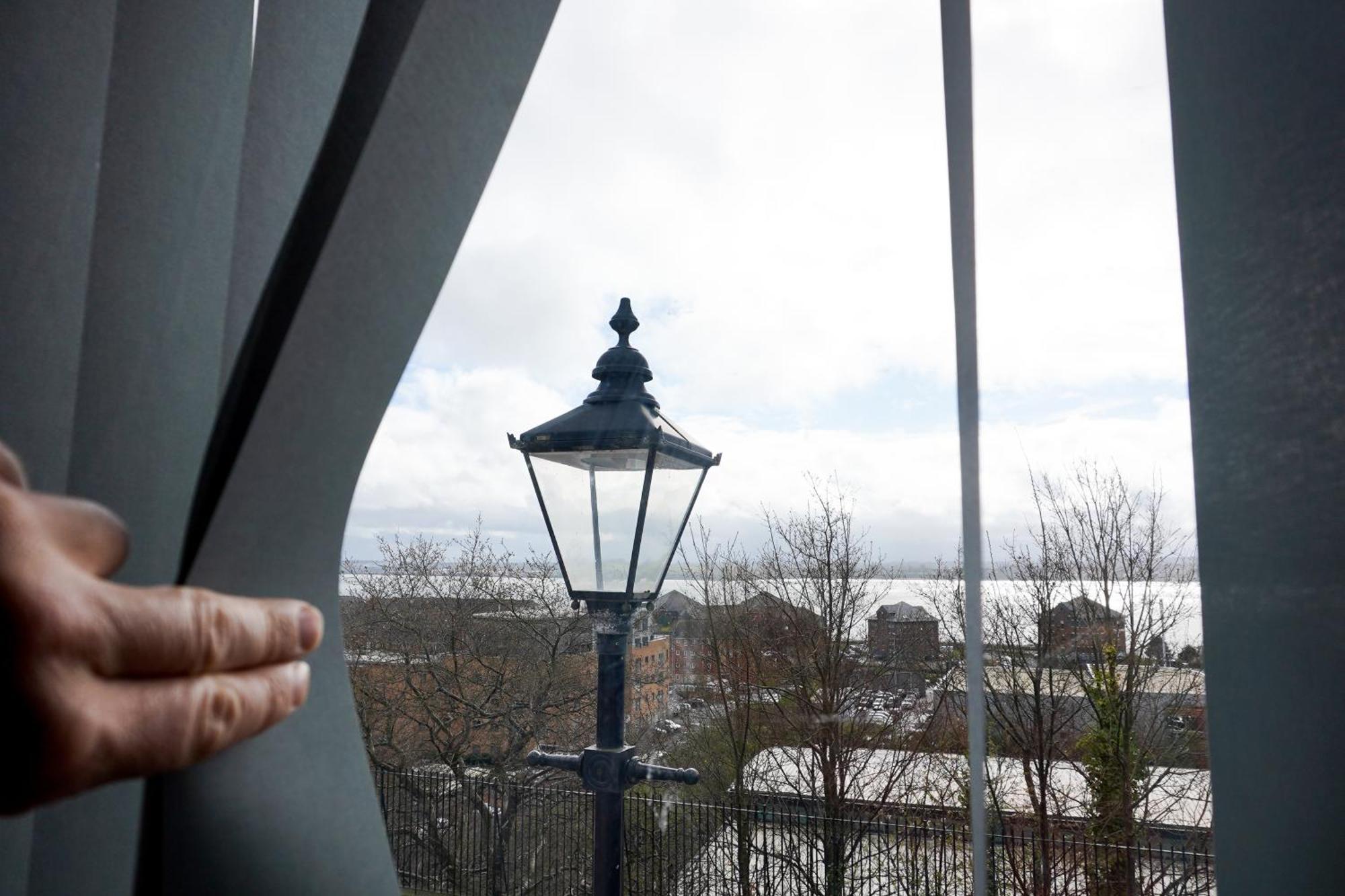 2 Bedroom House 10 Mins To City Centre & Albert Dock リヴァプール エクステリア 写真