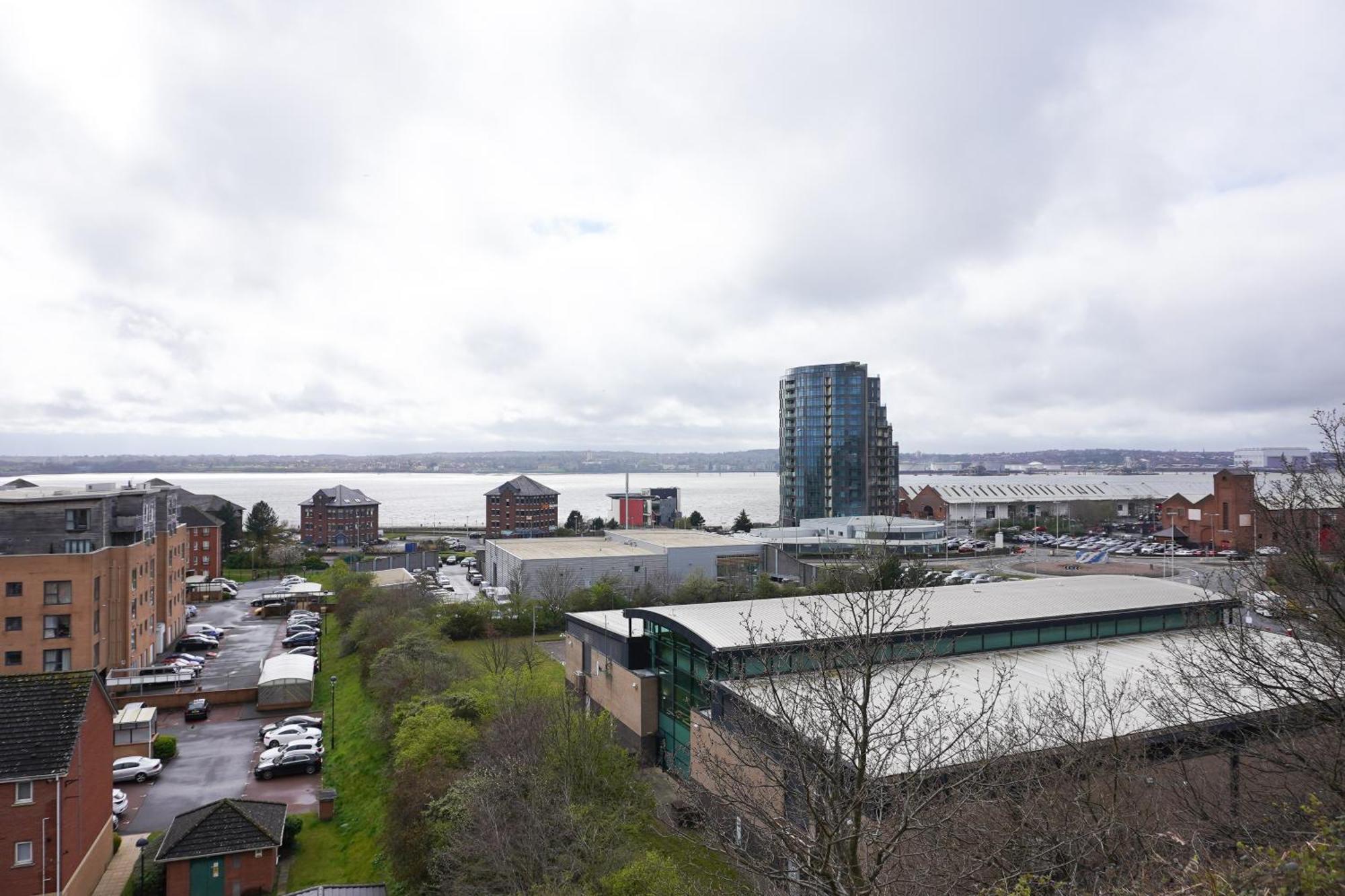 2 Bedroom House 10 Mins To City Centre & Albert Dock リヴァプール エクステリア 写真