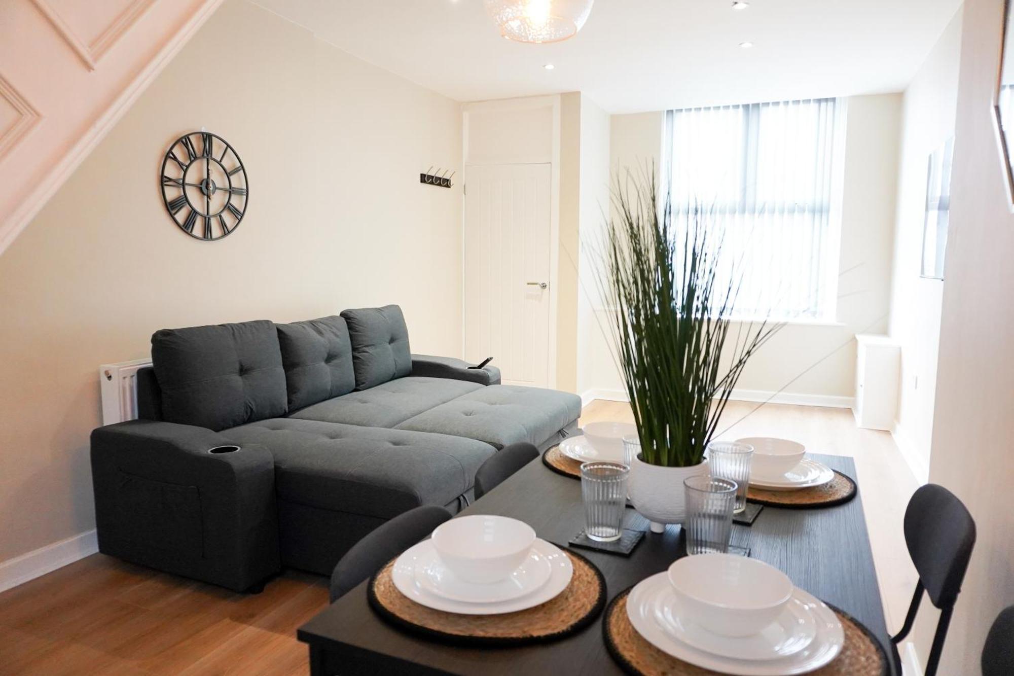 2 Bedroom House 10 Mins To City Centre & Albert Dock リヴァプール エクステリア 写真